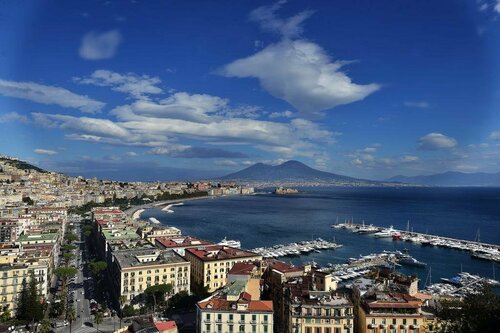 B&B Cuore di Napoli, Забронировать Отель «постель и завтрак» Отели Неаполя с парковкой, рядом с Концертный зал «Напулитаната», Парковка