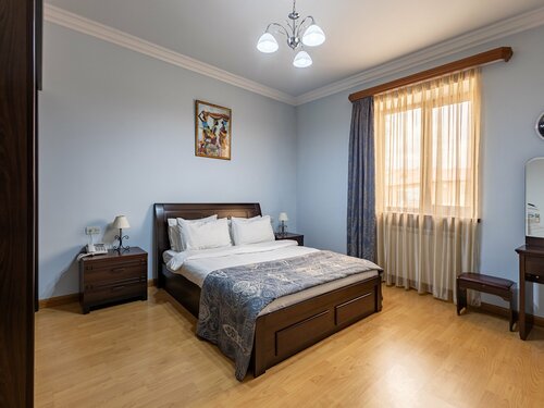 La Defense Yerevan Hotel, Book Hotel Jerevan hoteller med pool, Swimmingpool