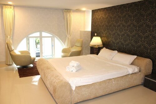 Palms Garden Saigon Apartment  Hotel, Забронировать Апарт-отель Отели Хошимина с парковкой, Парковка