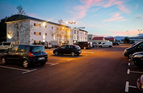Première Classe Genève Prévessin, Book Hotel Hoteller i Rhône-Alps med parkering, Parkering