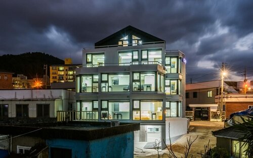 Olle View Jeju, Забронировать Отель Чеджу Остров Чеджудо, рядом с Пляж Самьянг с черным песком