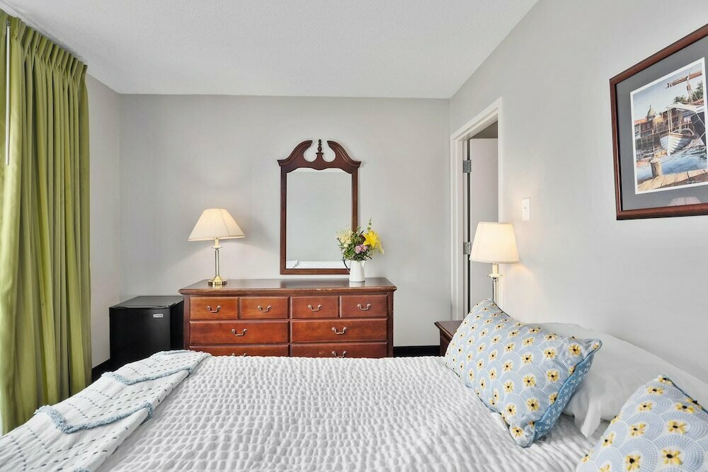 Top Floor Standard Suite Bay View