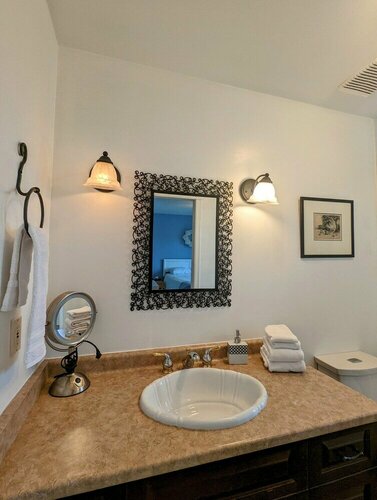 Dicksons Family Suite B&B, Book Bed and Breakfast Niagara Wine Region Ontario