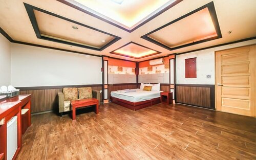 Hound Hotel Changwon Jinhae, Забронировать Отель Чханвон Кёнсан-Намдо