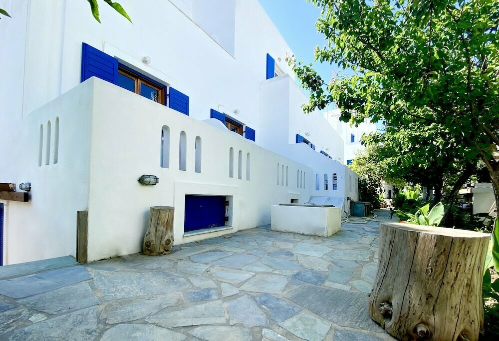 Helliniko Hotel & Studios