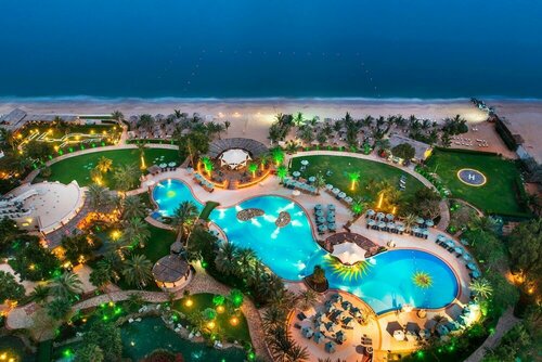 Курортный отель Le Meridien Al Aqah Beach Resort, Забронировать Курортный отель Отели Аль-Ака с бассейном, Бассейн