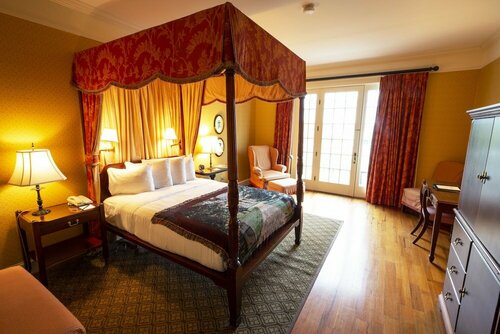 The Berry Hill Resort & Conference Center, Забронировать Курортный отель Южный Бостон Виргиния