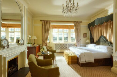 Danesfield House Hotel And Spa, Забронировать Курортный отель Отели Котсуолда с парковкой, Парковка