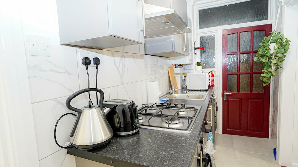 Cozy 2 bed Apt with Private Garden