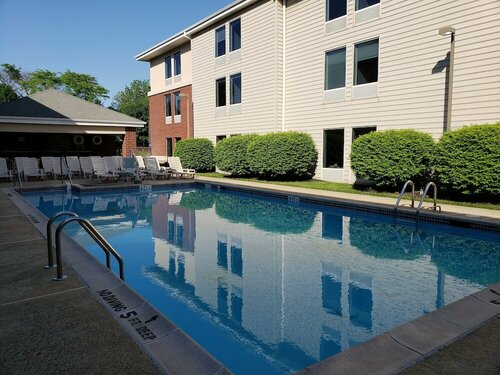 Hampton Inn & Suites Newtown, Đặt Khách sạn Newtown Bucks County