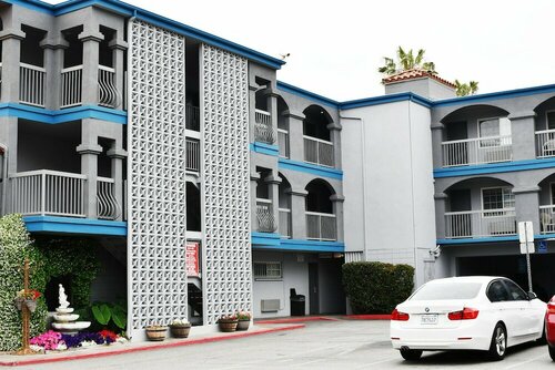 Travelodge by Wyndham Long Beach Convention Center, Забронировать Мини-отель Лонг-Бич Большой Лос-Анджелес, рядом с St. Mary Medical Center