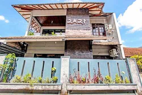 OYO Life 92575 Zazi Homestay, Rezervovat Hotel Yogyakarta hotely s parkováním, Parkování