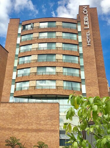 Leblon Suites Hotel Milla de Oro, Забронировать Отель Эль-Побладо Медельин