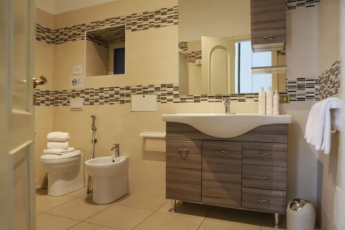 Piazza Dante Suites by Wonderful Italy, Забронировать Гостевой дом Неаполь Кампания, рядом с Площадь Пьяцца-Беллини