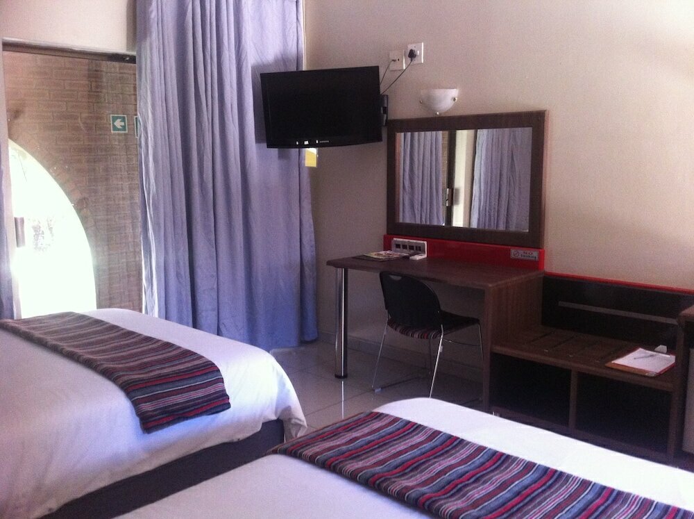 Desert Sands Hotel