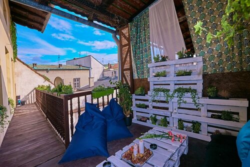 Draggo House - Premium Rooms - Old Town, Забронировать Хостел Отели Кракова с парковкой, рядом с Городские стены Кракова, Парковка