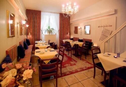 Hotelgarni Frankfurt, Забронировать Отель Отели земли Гессена с парковкой, Парковка