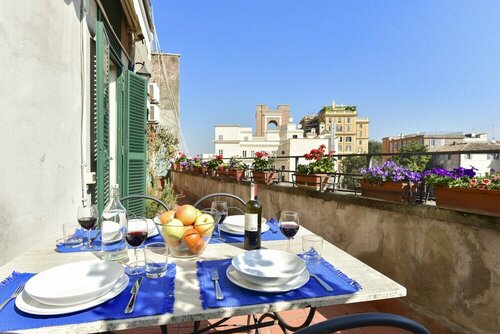 Rome at Your Feet Apartment with Terrace, Забронировать Апартаменты/квартира Апартаменты Рима, рядом с Большая синагога Рима, Апартаменты/квартира