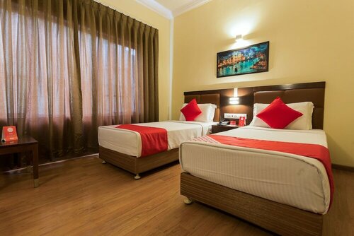 THE SENATE HOTEL, Prenota Hotel Hotel a Kerala con pasti, Mezza/completa pensione