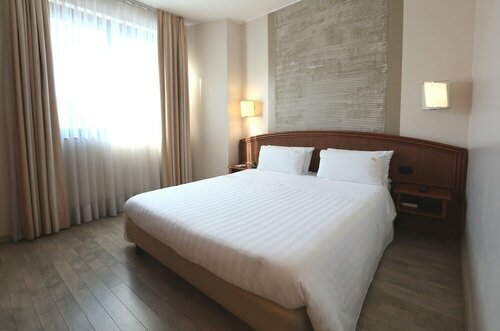 Welcome Hotel, Забронировать Отель Отели Леньяно с парковкой, Парковка
