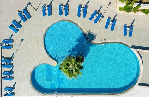 Skiros Palace Hotel, Забронировать Отель Отели Skyros с бассейном, Бассейн