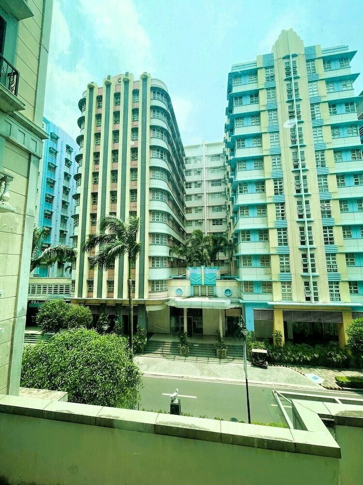 Henry & Adiche Emperador Building