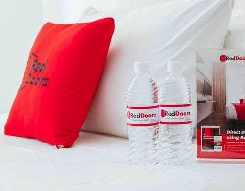 RedDoorz Plus @ Taft North Mandurriao, Varaa Hotelli 3-tähden hotellit Iloilo:ssä, 3*