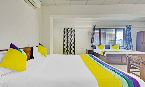 Itsy by Treebo - Paras Tower, Book Hotel Mājra Uttarakhand
