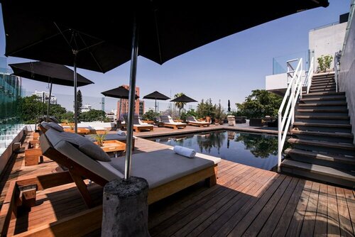 Demetria Hotel, Rezerwuj Hotel Hotele w Guadalajara z basenem, Basen