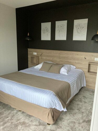 Logis Hotel des Voyageurs, Book Hotel Hoteller i Rhône-Alps med parkering, Parkering