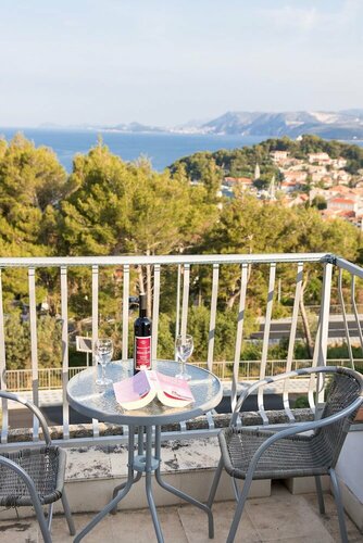 Pansion Lovac, Забронировать Отель Цавтат Cavtat Coast, рядом с Частный Пляж «Хотэл Кроатия Бич»