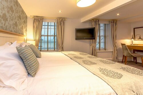 Penhelig Arms, Book Hotel Aberdyfi Glamorgan