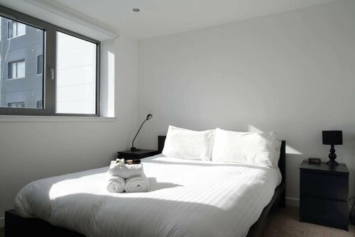 Modern Apartment in Leith With Sea Views, Varaa Huoneisto Hotellit Edinburgh pysäköinnillä, Pysäköinti