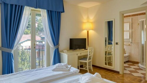 Hotel Galeazzi, Забронировать Отель Отели Ломбардии с парковкой, Парковка