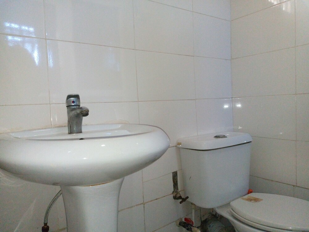 Multifield Hotel & Suites