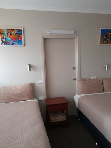 Aromet Motor Inn, Забронировать Мини-отель Темора Riverina