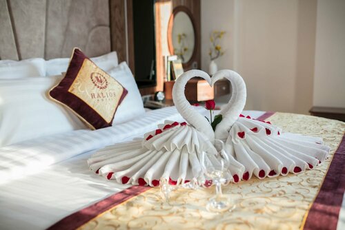 Halios Hotel Halong, Забронировать Отель Халонг Бухта Халонг, рядом с Торговый центр Vincom Plaza Ha Long