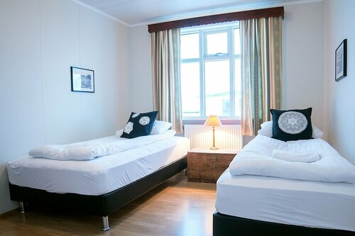 Litlabýli Guesthouse, Book Hotel Hoteller i Flateyri med parkering, Parkering