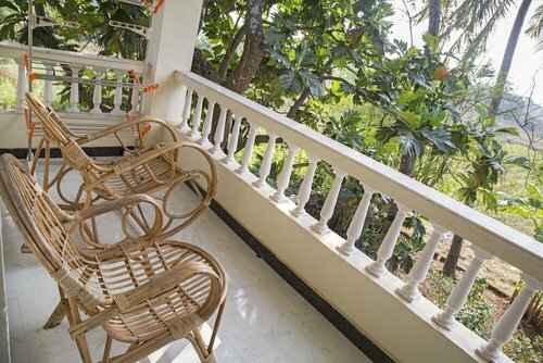 GuestHouser 2 BHK Apartment 92c1, Забронировать Апартаменты/квартира Отели Верем с парковкой, Парковка