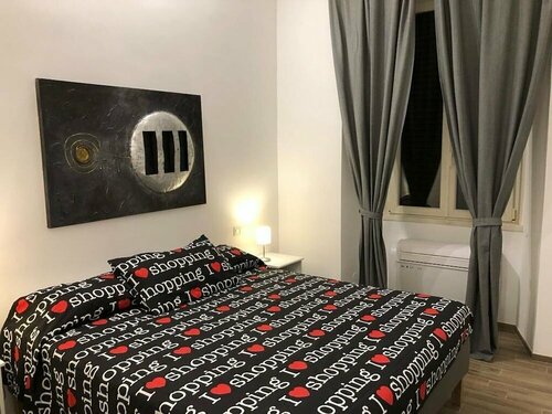 White King Rooms, Book Pension Roma Termini railway station 