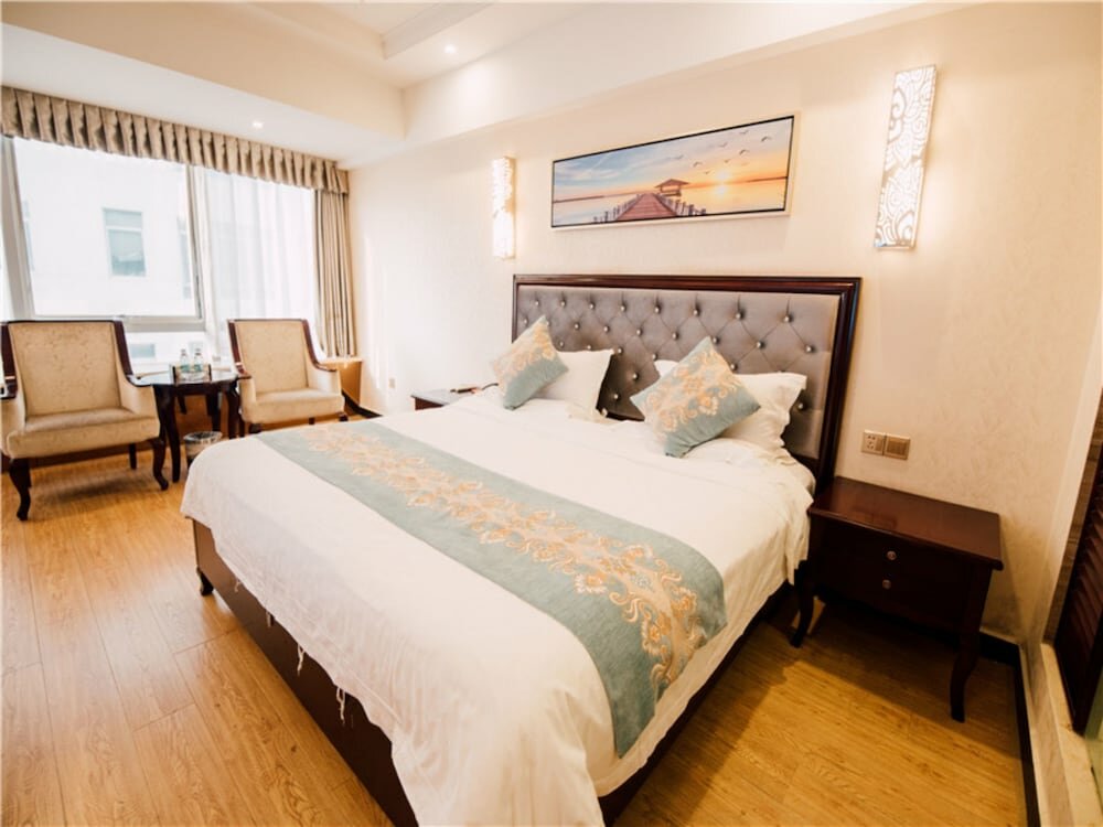 Haikou Twelve Oaks Hotel