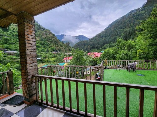 Hipostel Tirthan, Забронировать Отель Отели Банджар 3 звезды, 3*