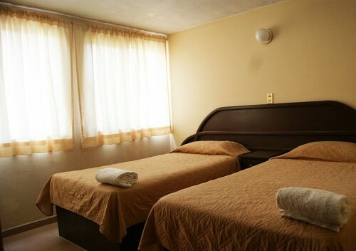 MyHotel Arbol Grande, Rezerwuj Hotel Hotele w Michoacan z parkingiem, Parking