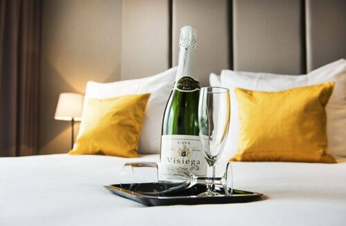 Hotel Glow, Забронировать Отель Отели Эйндховена с завтраком, рядом с Казино Holland Casino в Эйндховене, Завтраки