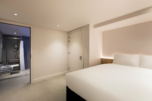 Zedwell Underground Hotel Tottenham Court Rd, Забронировать Отель Камден Лондон, рядом с Canada House