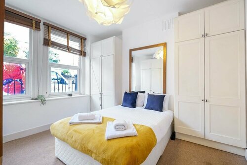 London Spacious 3 Bedroom House Fulham, Забронировать Отель Отели Большого Лондона с парковкой, Парковка