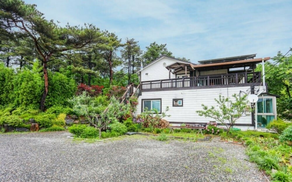 Yongin Byeolbaragi Pension
