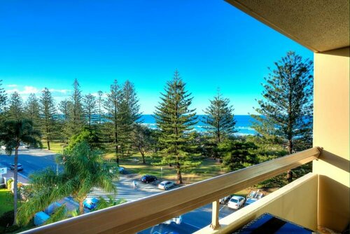Oceania on Burleigh Beach, Prenota Appartamento Hotel a Queensland con parcheggio, Parcheggio