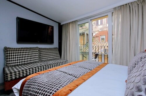 HELMIRAGE PIAZZA DI SPAGNA SUITE, Забронировать Отель «постель и завтрак» Отели Рима с завтраком, рядом с Вилла Боргезе, Завтраки