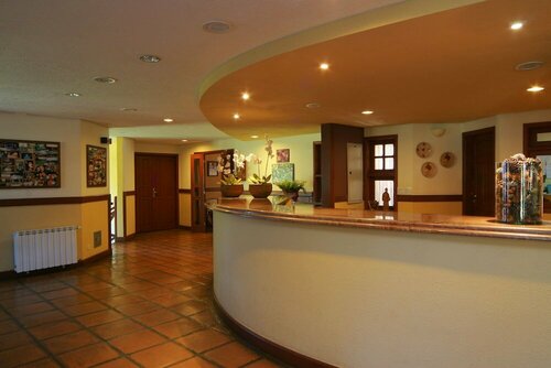 Esquilo Hotel, Забронировать Отель Отели Монти-Верди с завтраком, рядом с Торговый центр Inverness Mall, Завтраки